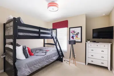 Image de Nouvelle maison près de Disney avec piscine privée - WiFi gratuit