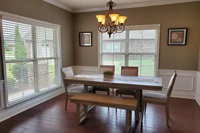 Image de ** Magnifique Luxury Executive Home minutes de Redstone Arsenal **
