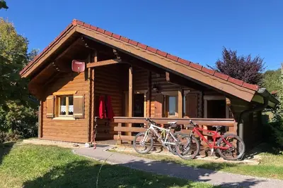 Image de Herzlich Willkommen in der romantischen & tierfreundlichen 3-Sterne Blockhaushütte