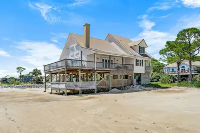 Dog-friendly maison de plage w / vue imprenable sur l'eau, des ponts enveloppants, plus un loft!