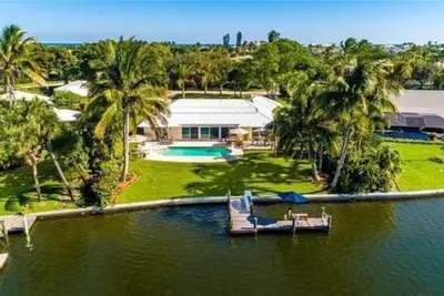 Image de Chalet exquis au bord de la rivière à Vero Beach, en Floride.
