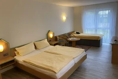 Image de Chambre Triple Douche \/ Wc - Hotel Garni Am Brunnenplatz