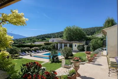 Image de Spacieuse villa 5* climatisée 12pers. , piscine chauffée, vue Mt. Ventoux
