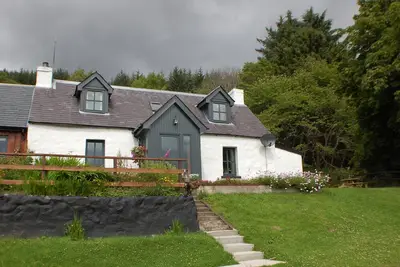 Image de Maison Croft traditionnelle avec vue sur le Loch Ness