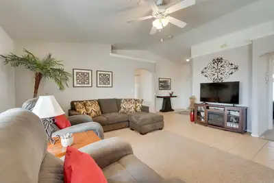 Image de Nouveau! Lake Havasu City Home, à quelques minutes du lac et de Dwntn!