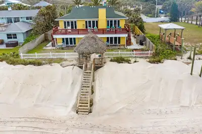 Image de The Townhouse Beach Condo sur la plage