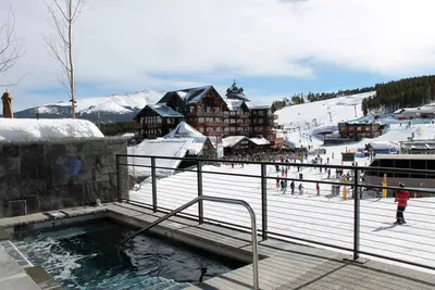 Image de L'adresse Premier skis aux pieds dans tout le Colorado - Unité LIcense 81047001.