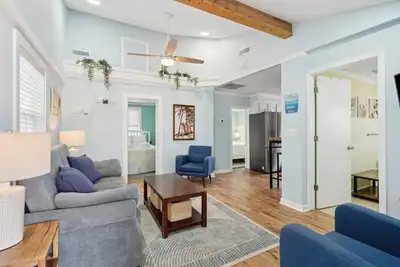 Image de 23, rue Centre - Côté ensoleillé Up - Rue Centre, à l'étage supérieur!