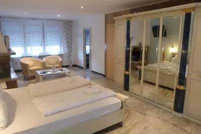 Image de Chambre double avec douche et toilettes - Winzergasthof \"Zum Kellerstübchen\"