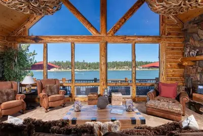 Image de Unique en son genre! Dream Luxury Cabin. Bord de lac. Spa, sauna intérieur, immense salle de jeux. Près des pistes.