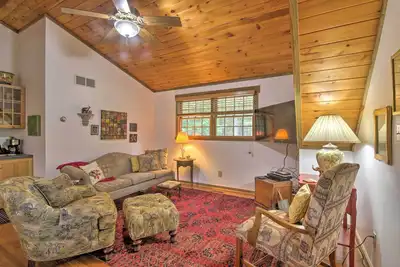 Image de Nouveau! Couples Cabin - 5 km à Dt Berkeley Springs!