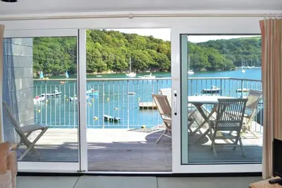 Image de 2 chambres logement dans Fowey