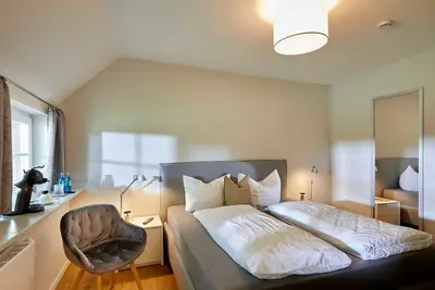 Salle 2, salle de 18 m 2 au toit de chaume - chambre de vacances edo