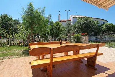 Image de Joli appartement pour 6 personnes avec Wifi, climatisation, piscine, Tv, terrasse et parking