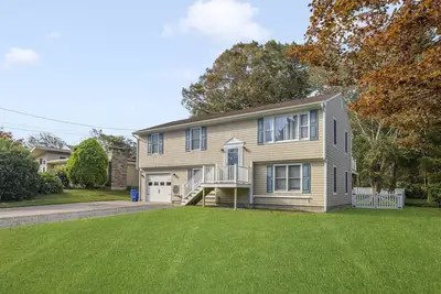 Image de 5 chambres, 14 personnes, A / C, 1 mile de la plage de Narragansett