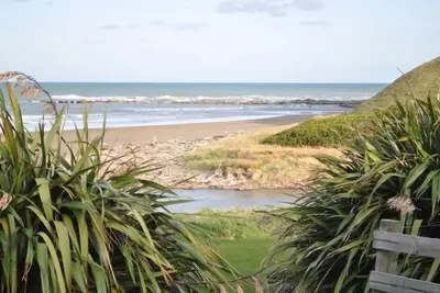 Image de Détente plage bach avec vue sur la mer