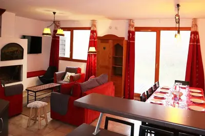 Chalet de Charme aux Orres - 10 Pers, Piscine, Sauna, Hammam, Cheminée, Skis aux Pieds