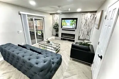 Image de Townhouse New renovated SPABath Usf Moffit B-Gardn