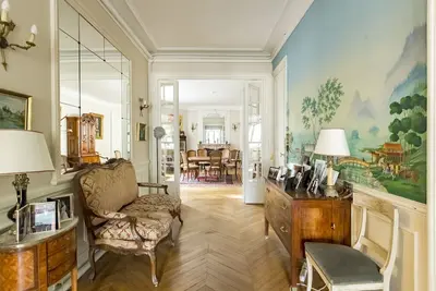 Image de Attrayant, artistique 3br 3 Bath Appartement dans le 16ème, près de la Seine, par Veeve