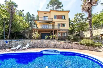 Image de Élégante villa de montagne à seulement 30km de Barcelone.