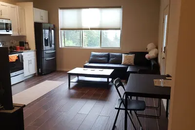 Image de Nouvelle buanderie privée avec cuisine complète entre Seattle Tacoma