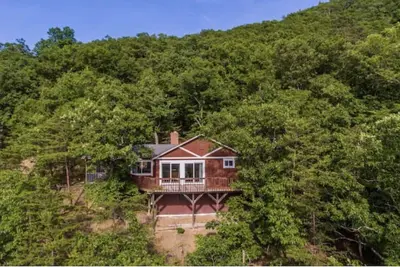 Image de The Bear Den - Mountain Cabin w/ Spectacular Views