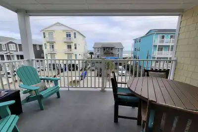 Image de Nouveau sur le marché locatif-Condo avec piscine, à quelques pas de l'océan
