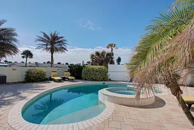 Image de Spacieux Oceanfront House avec piscine - Idéal pour les familles!