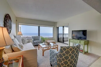 Image de Ocean Front Condo avec piscine - 6 personnes