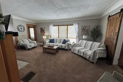Image de Space everyone can enjoy, 4 miles to downtown Grand Rapids!