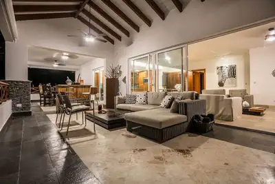 Image de Penthouse duplex moderne massif \/ 4 chambres