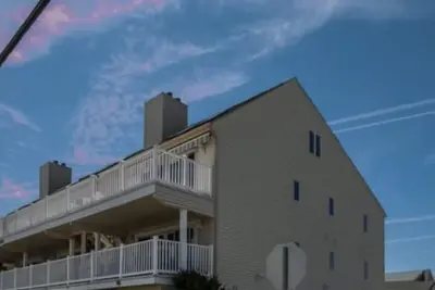 Image de De vastes vues sur l'océan à la 15e rue Beach