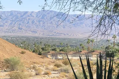 Image de Retraite de montagne dans le centre de la ville, vue spectaculaire