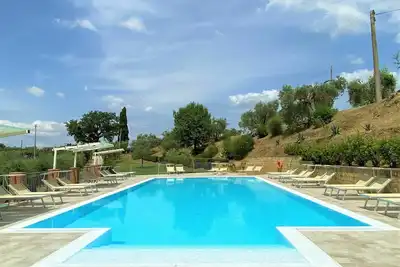 Image de Appartement dans une maison de vacances avec piscine, Wifi, Tv, patio, près de San Gimignano