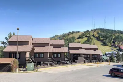 Image de Condo entièrement rénové aux pieds nus dans les remontées mécaniques de Terry Peak!