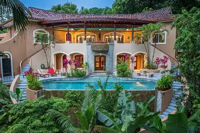 Image de Casa Tranquilidad - 6000 Sq Ft - Nouveau sur le marché!