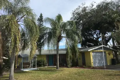 Image de Détente, belle maison avec solarium et terrasse. Moins de 10 min à Siesta Key