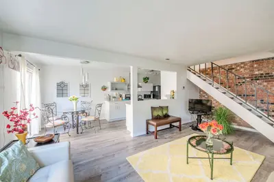 Image de Condo Chic Nouvellement RÉMODLÉ Dans L'Emplacement Prime Boise