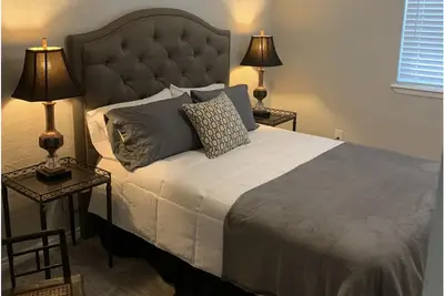 Image de Maison confortable de 3 chambres sur le côté ouest de Lawton / Ft. Sill parfait pour l'obtention du diplôme