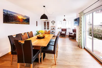 Image de Maison de vacances située au centre avec un jardin