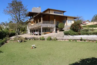 Image de Grande maison dans une communauté fermée pour réunion de famille, amis ou saison