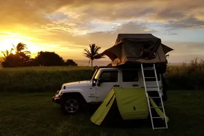 Image de Suzie (Jeep Sahara 2016 Ă toit rigide)