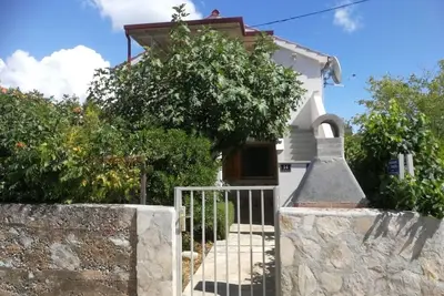 Appartement dans Vinišće avec terrasse, Climatisation, Wifi (4756-1)