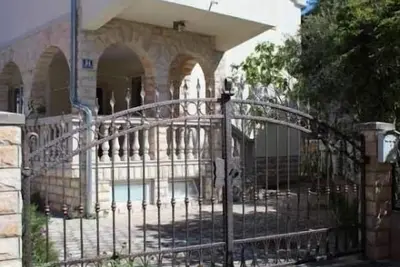 Image de Appartement dans Pirovac avec terrasse, Climatisation, Wifi, Machine Ă laver (4793-1)
