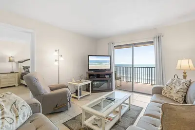 Image de 2 chambres en bord de mer au 5ème étage.