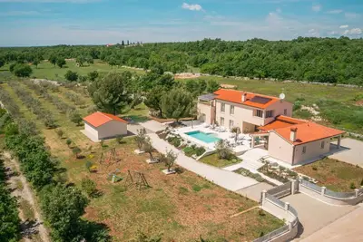 Image de Superbe maison de 4 chambres à Vodnjan