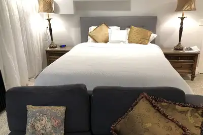 Image de Invitant un nouvel appartement d'efficacité sur Eagle Hill à Redwood City