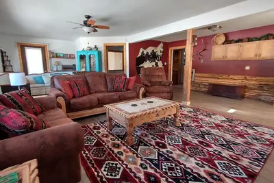 Image de 3200 sq. Ft home parfait pour les réunions de famille!
