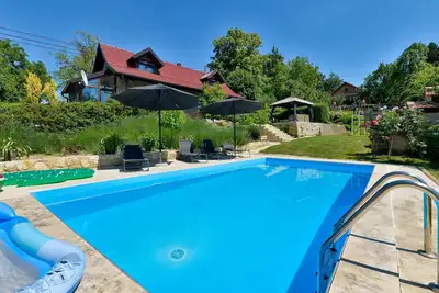 Image de Belle maison Ă Seketin avec sauna