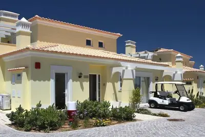 Image de Maison de vacances avec piscine commune